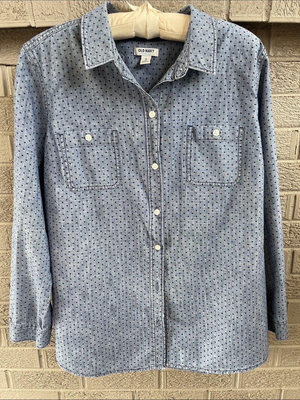 Old Navy Swiss Dot Chambray Button Down Shirt- size XL